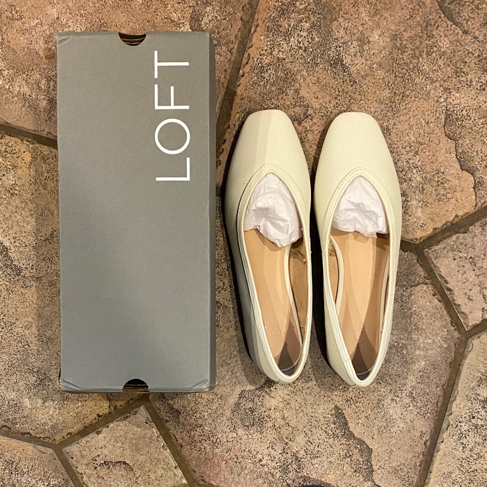 LOFT Women's Ivory Flats size 7.5